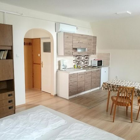 Revesz Vendeghaz Hotel Harkány Eksteriør billede