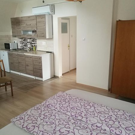 Revesz Vendeghaz Hotel Harkány Eksteriør billede
