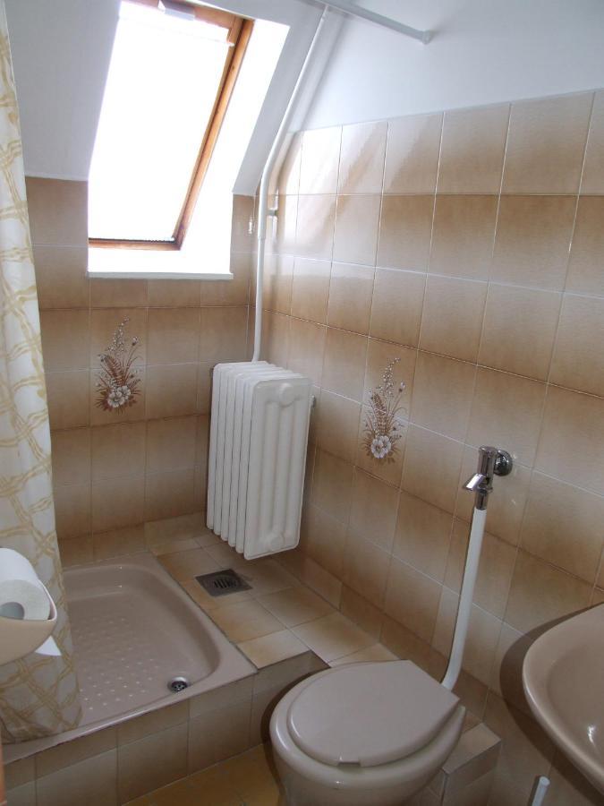 Revesz Vendeghaz Hotel Harkány Værelse billede