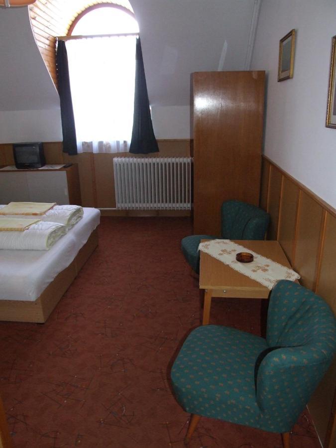 Revesz Vendeghaz Hotel Harkány Eksteriør billede